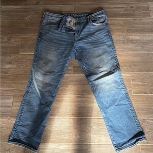 American Eagle Outfitters Men's Distressed Light Blue Straight Jeans